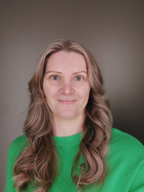 Denna bild har ett alt-attribut som är tomt. Dess filnamn är omakuva.jpg